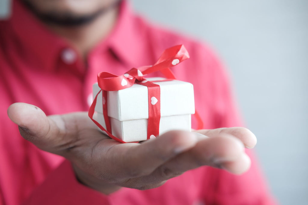 5 Rekomendasi Hadiah Valentine Unik Yang Dapat Mengejutkan Pasangan Anda